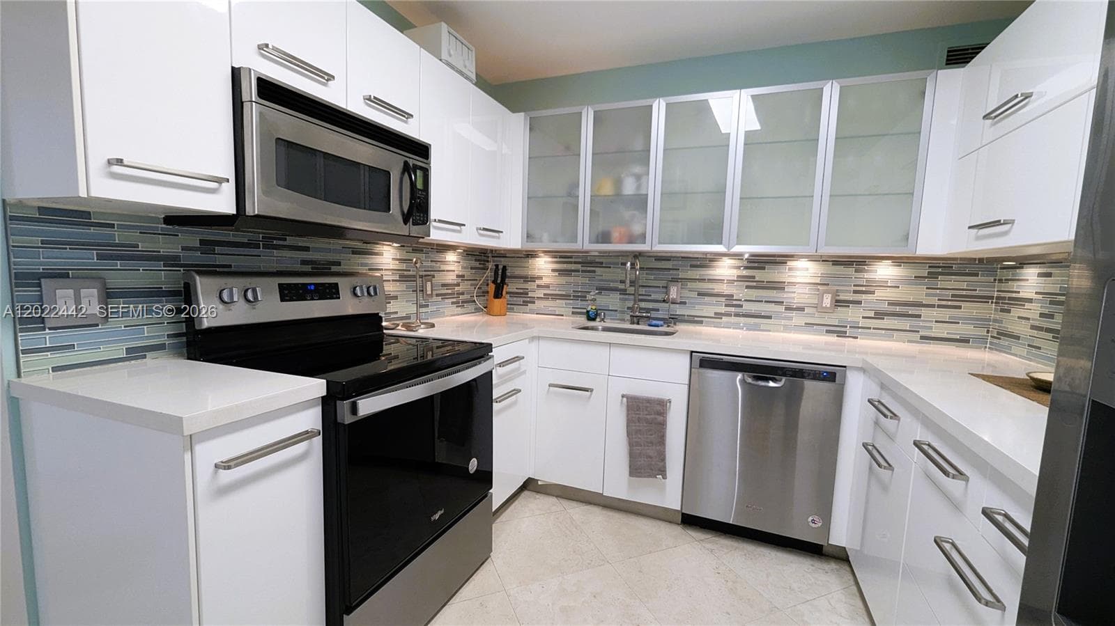 5161 Collins Ave 1217 photo 8