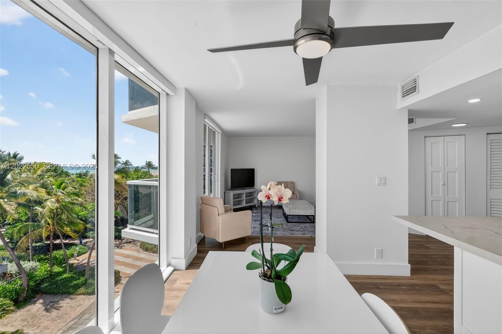 2401 Collins Ave 602 photo 2