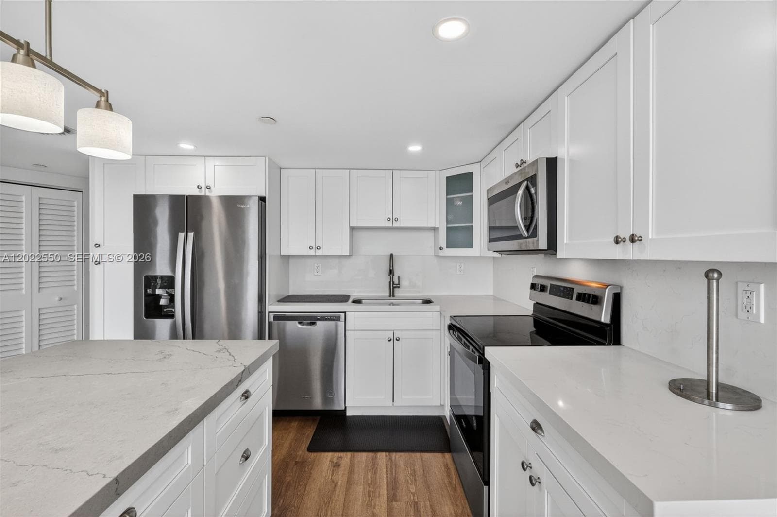 2401 Collins Ave 602 photo 16
