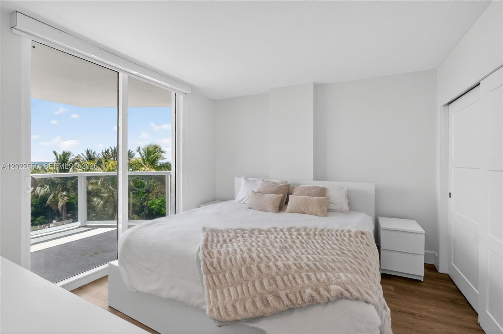 2401 Collins Ave 602 photo 7