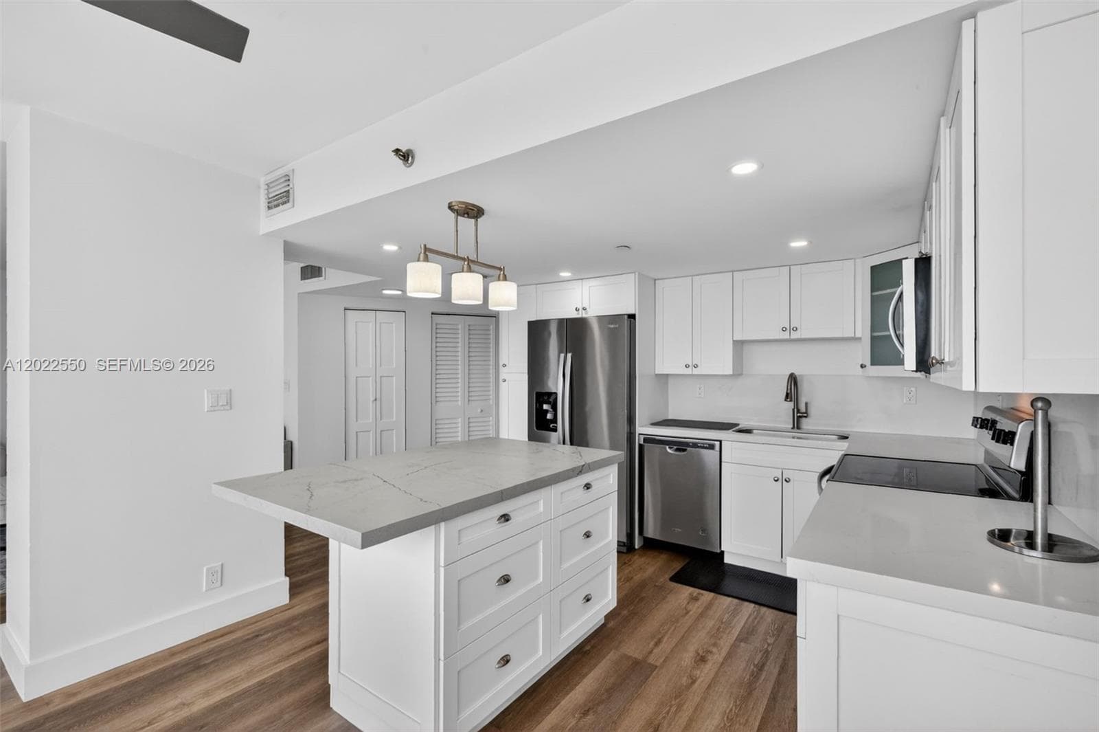 2401 Collins Ave 602 photo 14