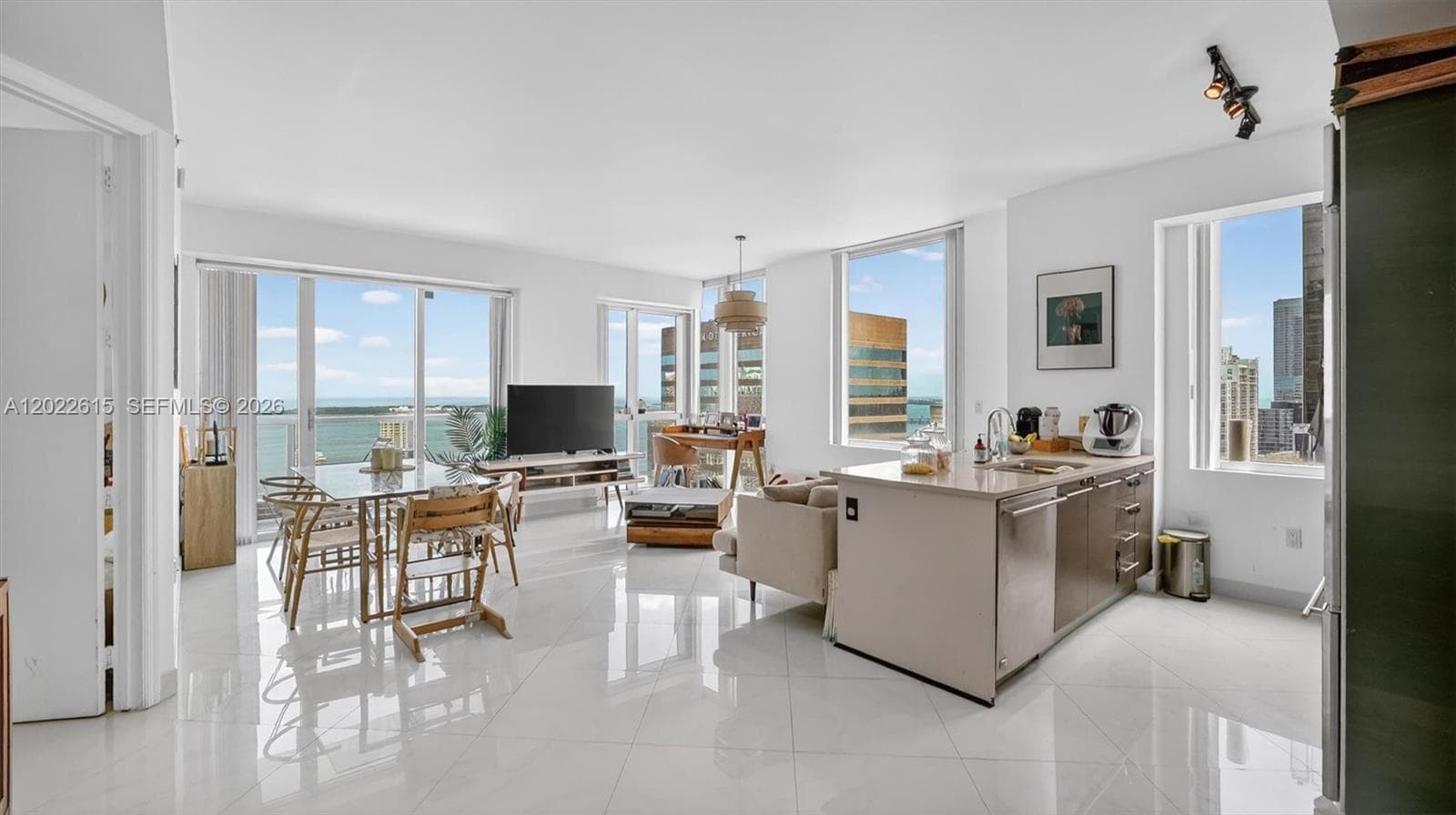 500 Brickell Ave 4102 photo 2
