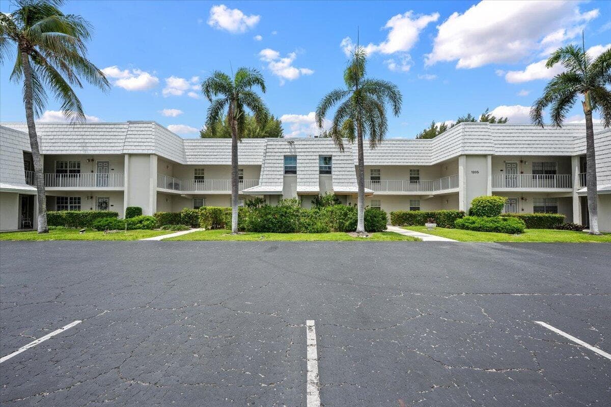 1205 Sandy Lane 145 photo 2
