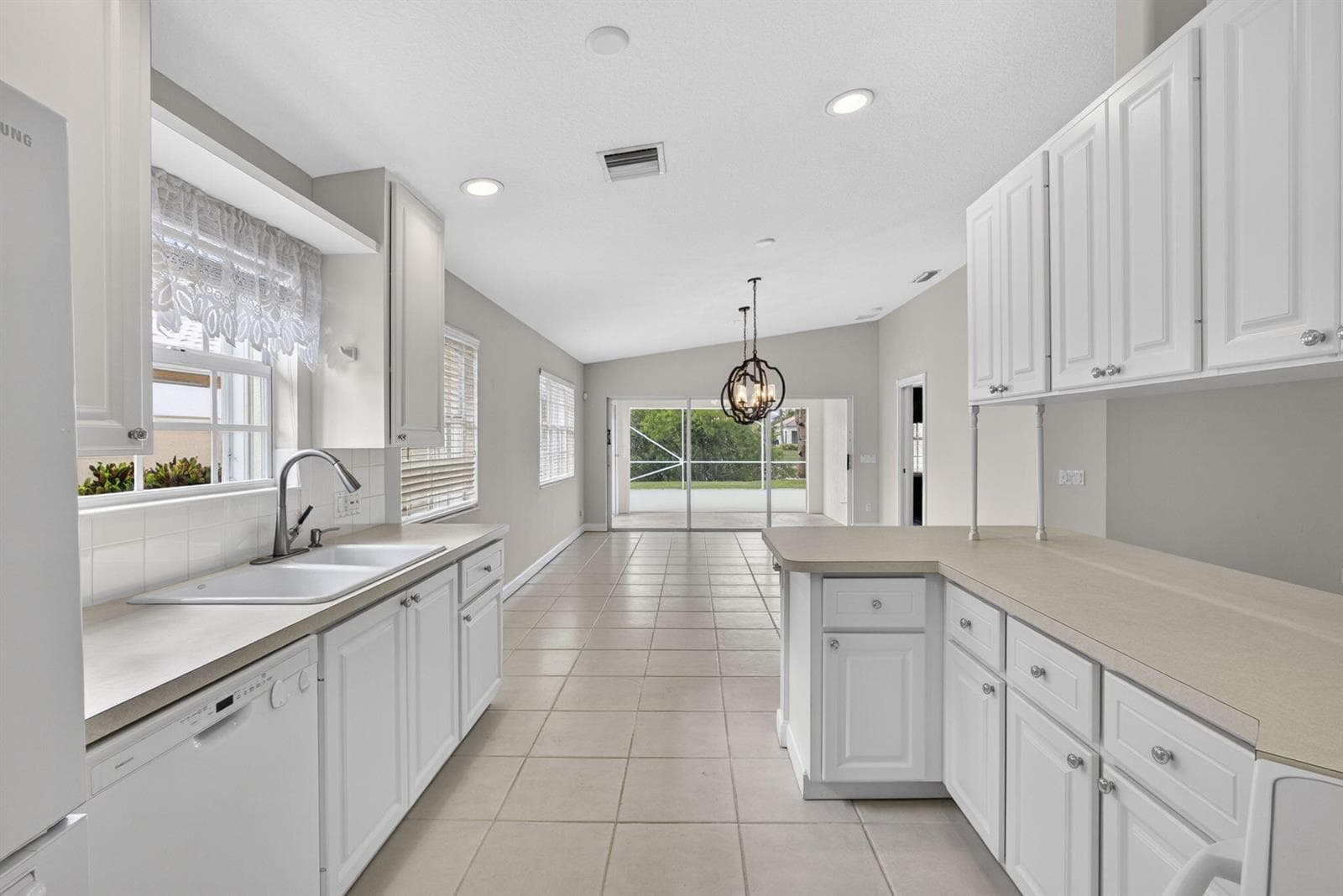 8093 Montserrat Place photo 12