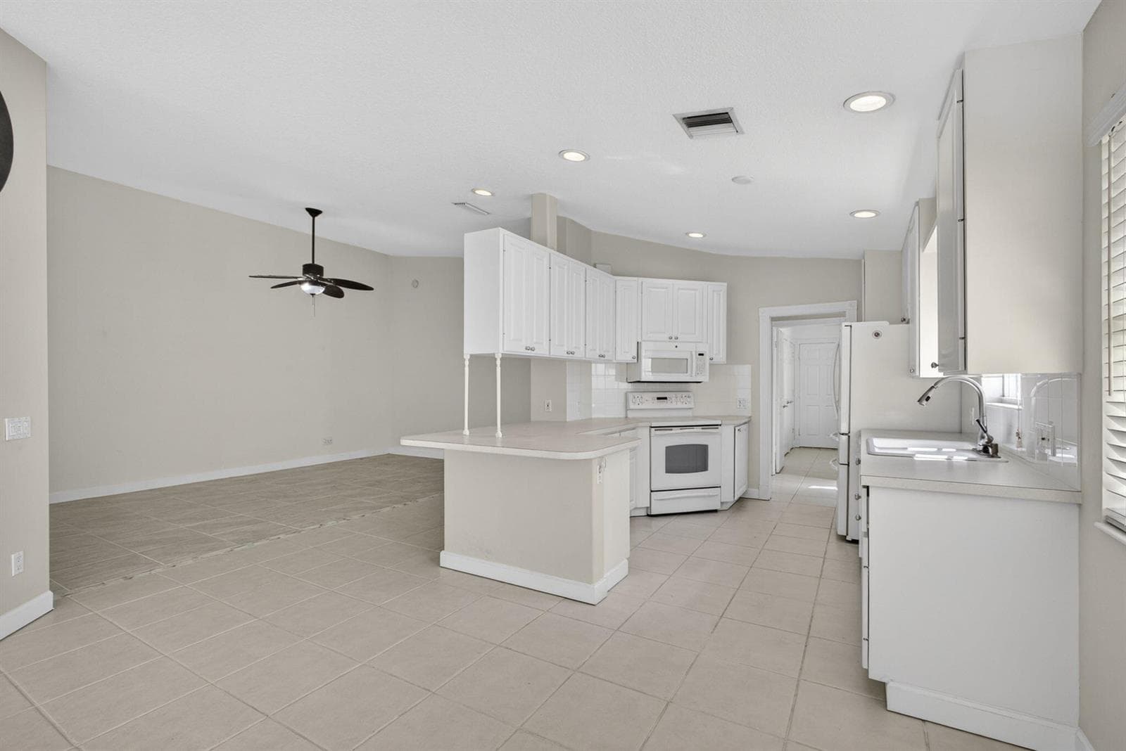 8093 Montserrat Place photo 15