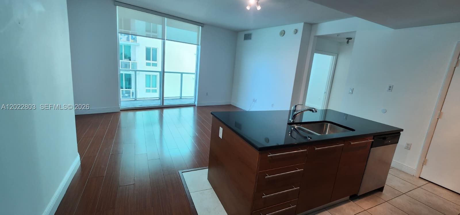 1900 N Bayshore Dr 3717 photo 4