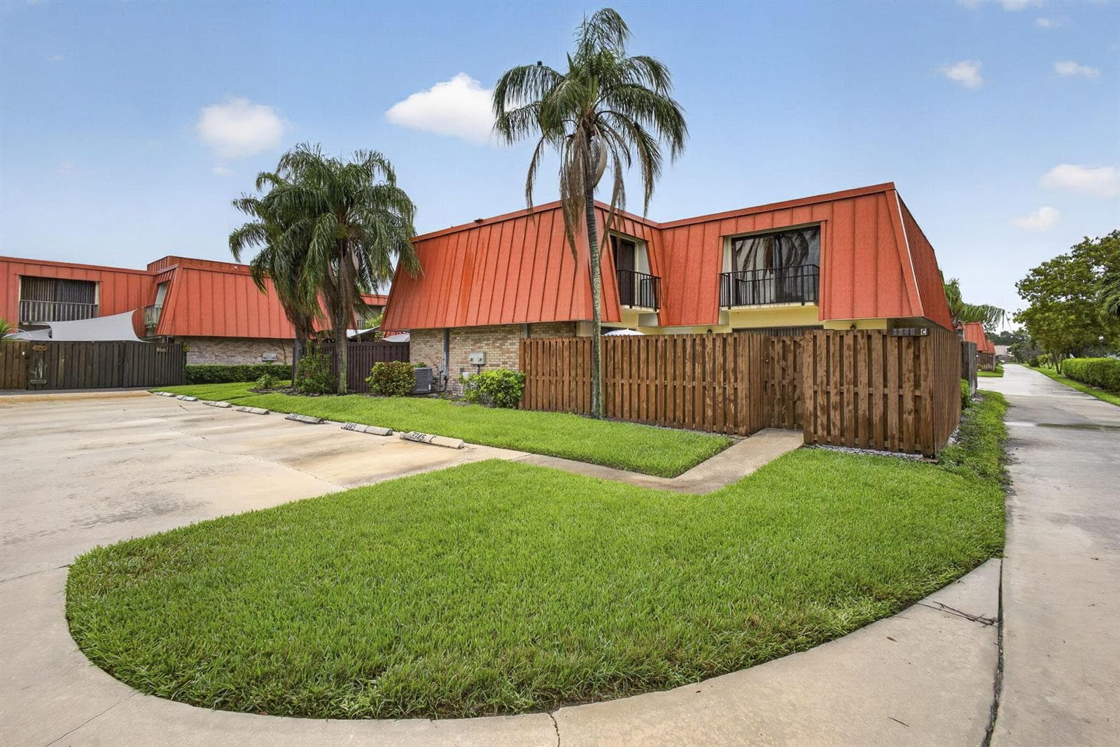 3345 Meridian Way N C photo 2