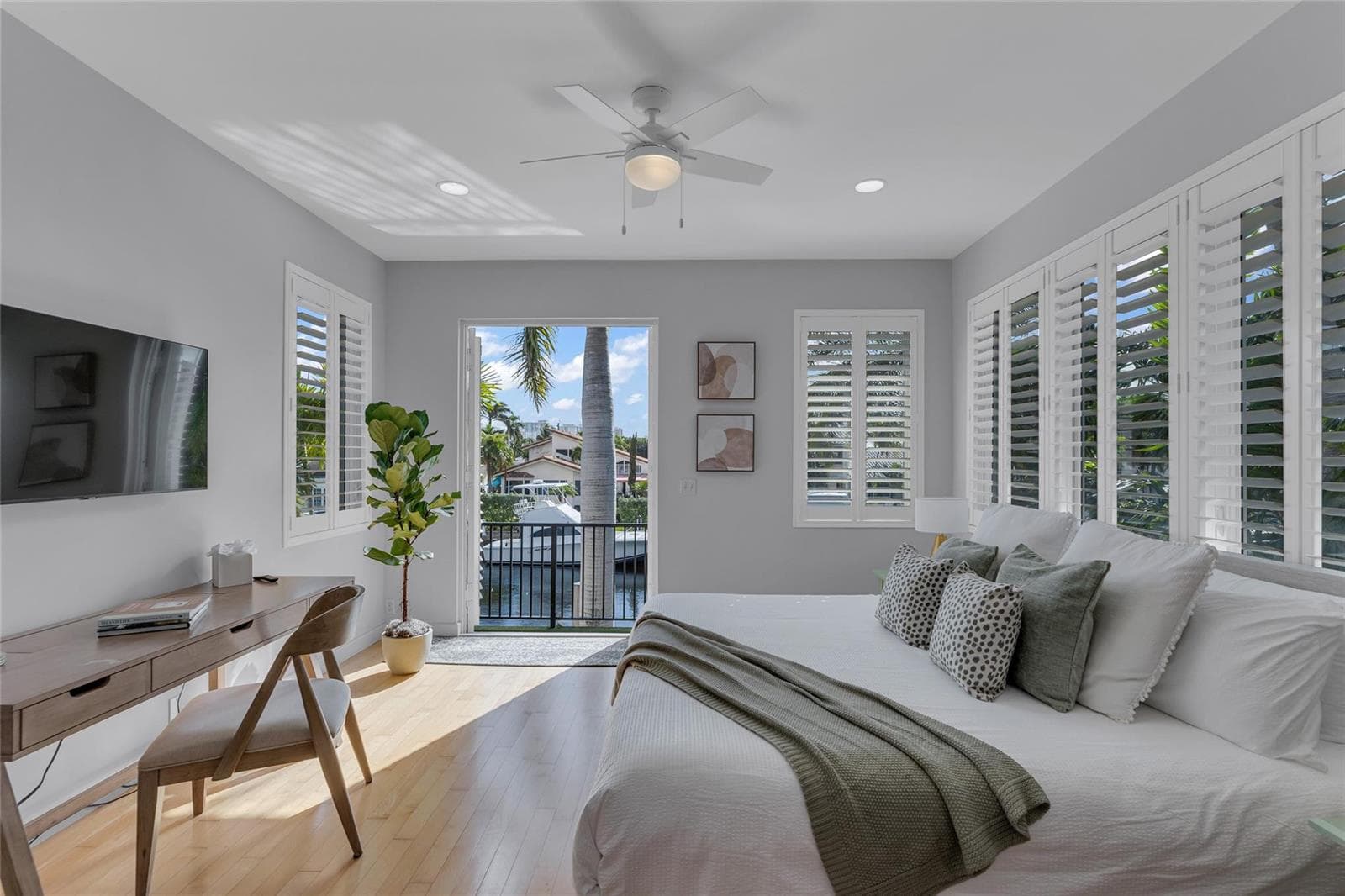 272 Imperial Lane photo 3