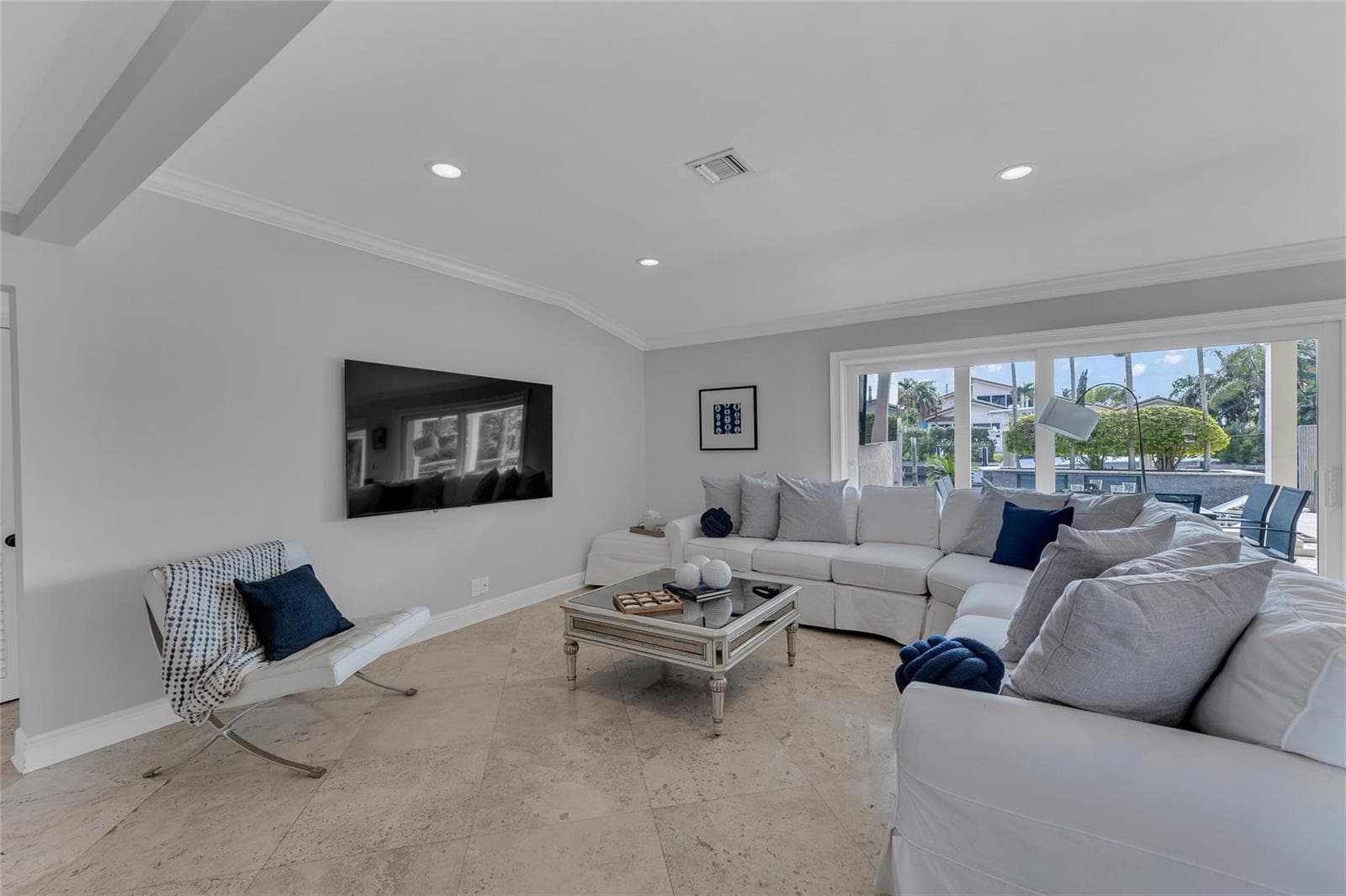272 Imperial Lane photo 10