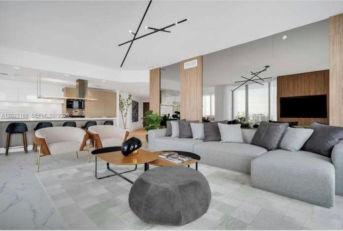 17111 Biscayne Blvd 2209 photo 2