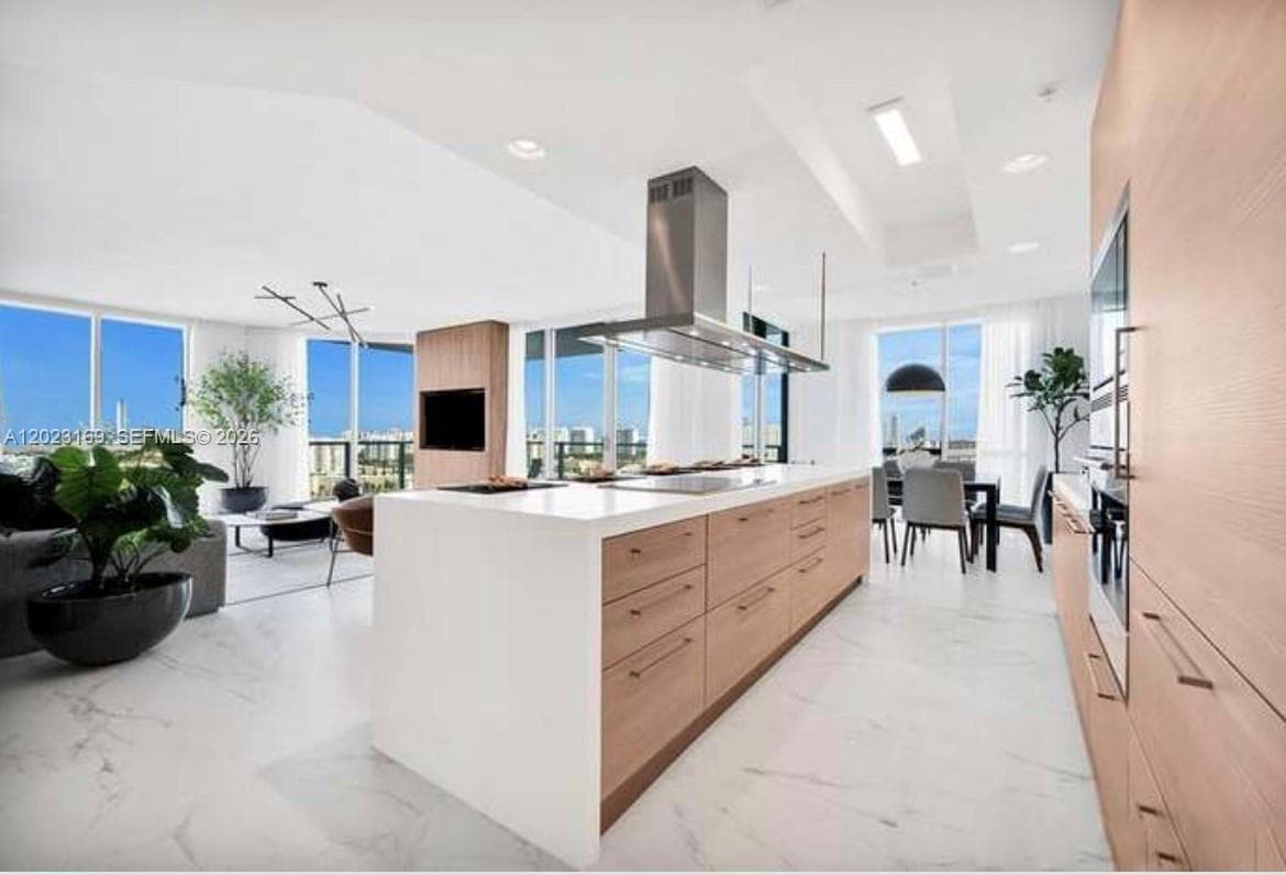 17111 Biscayne Blvd 2209 photo 1