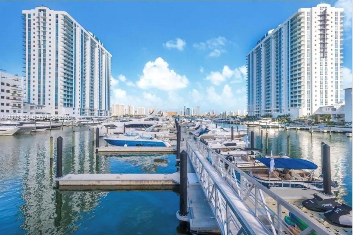17111 Biscayne Blvd 2209 photo 21