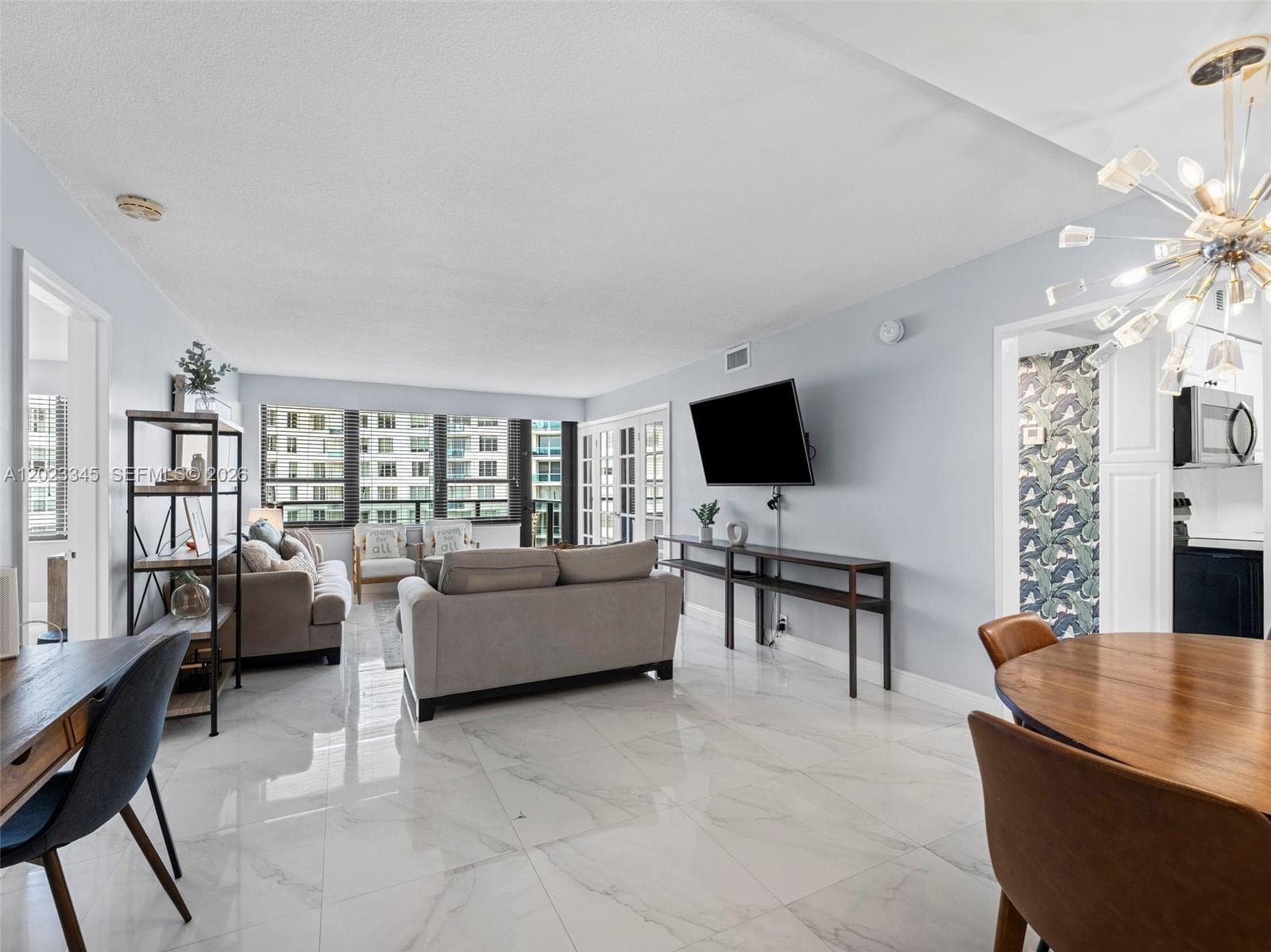 5225 Collins Ave 1509 photo 1