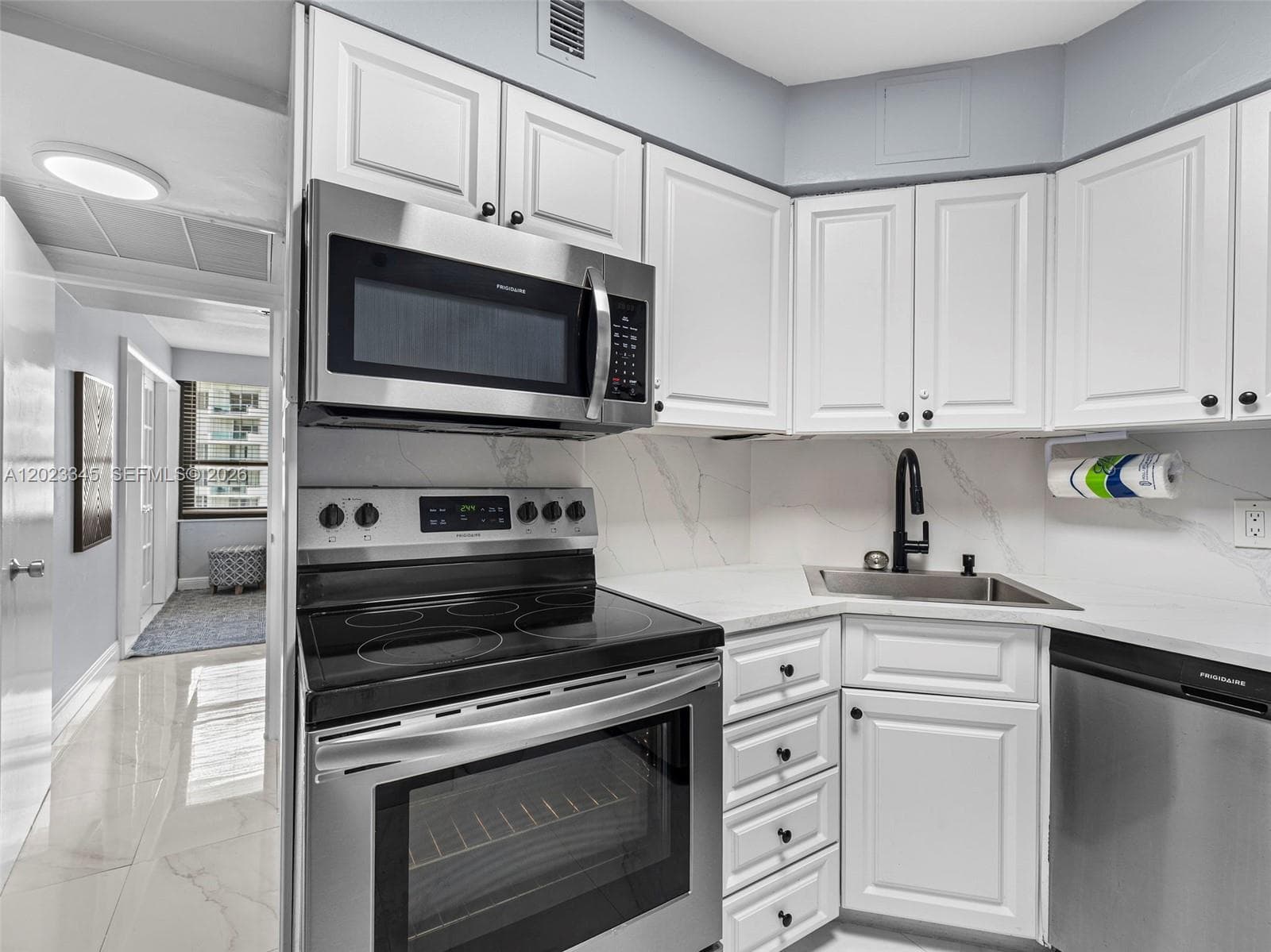 5225 Collins Ave 1509 photo 5