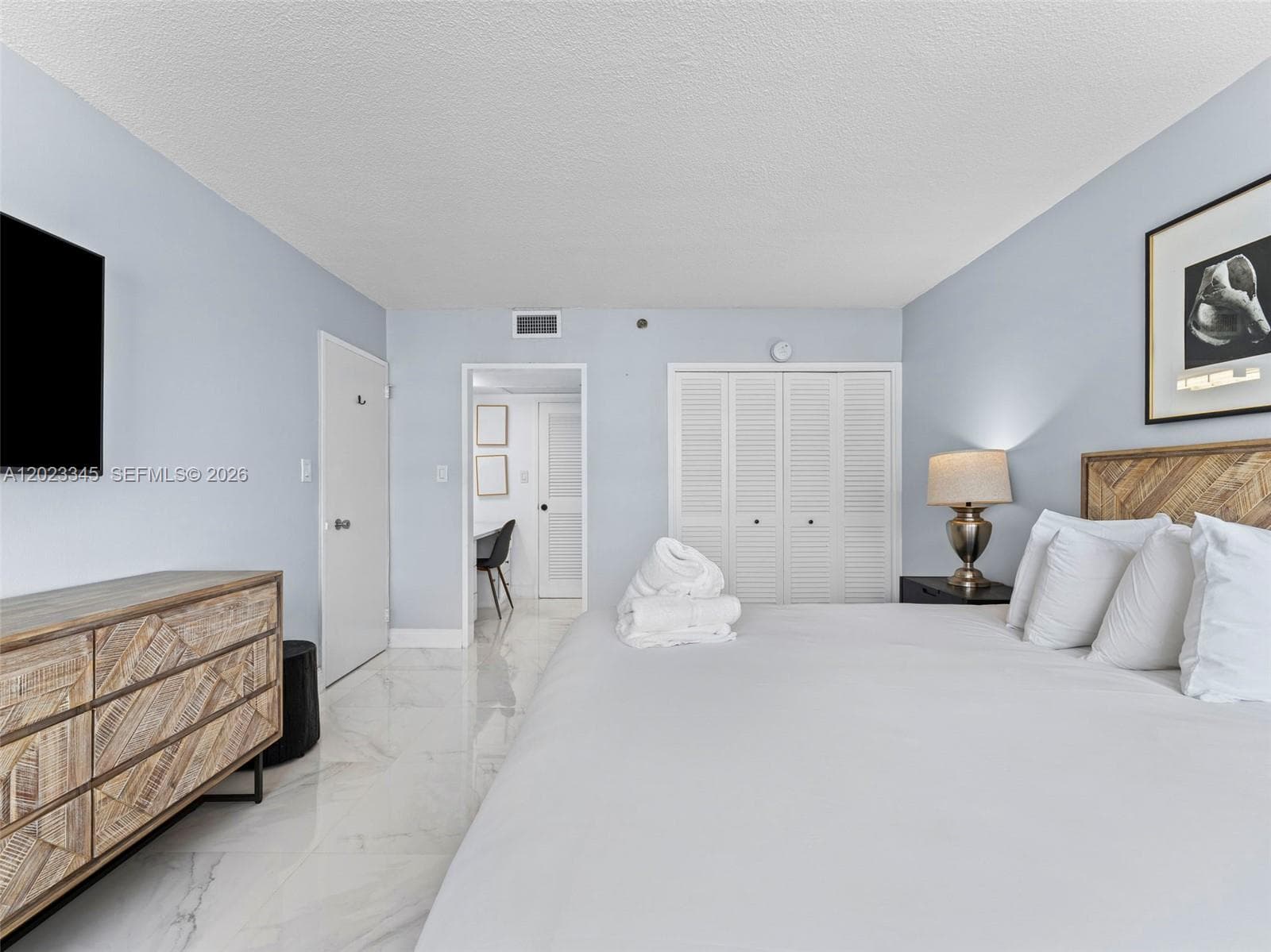 5225 Collins Ave 1509 photo 9