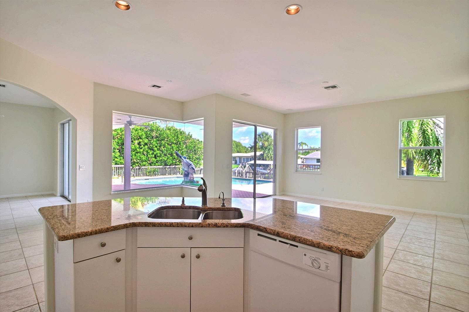 705 Bahia Mar Road photo 1