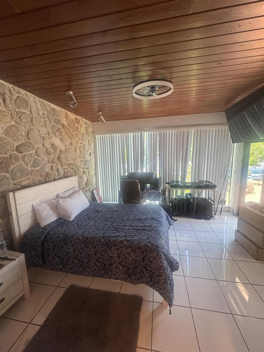 600 Hibiscus Drive photo 11