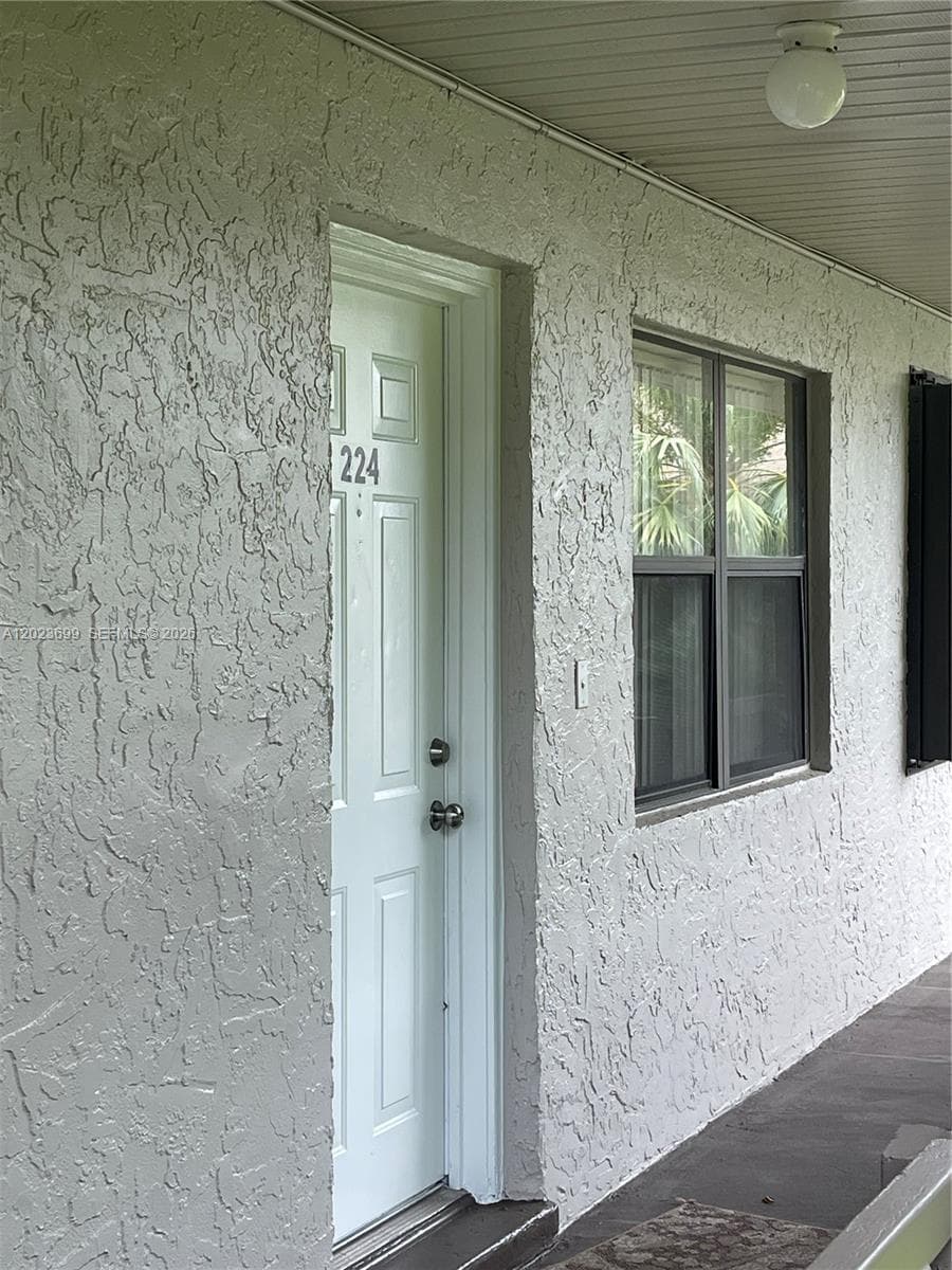 10370 SW 220th St 224 photo 18
