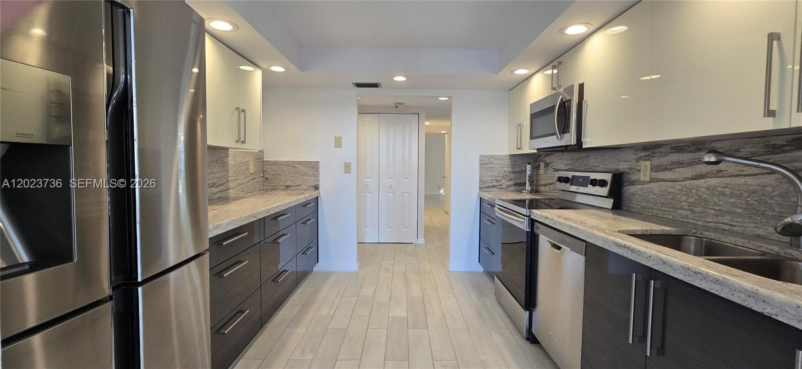 800 Parkview Dr 430 photo 13