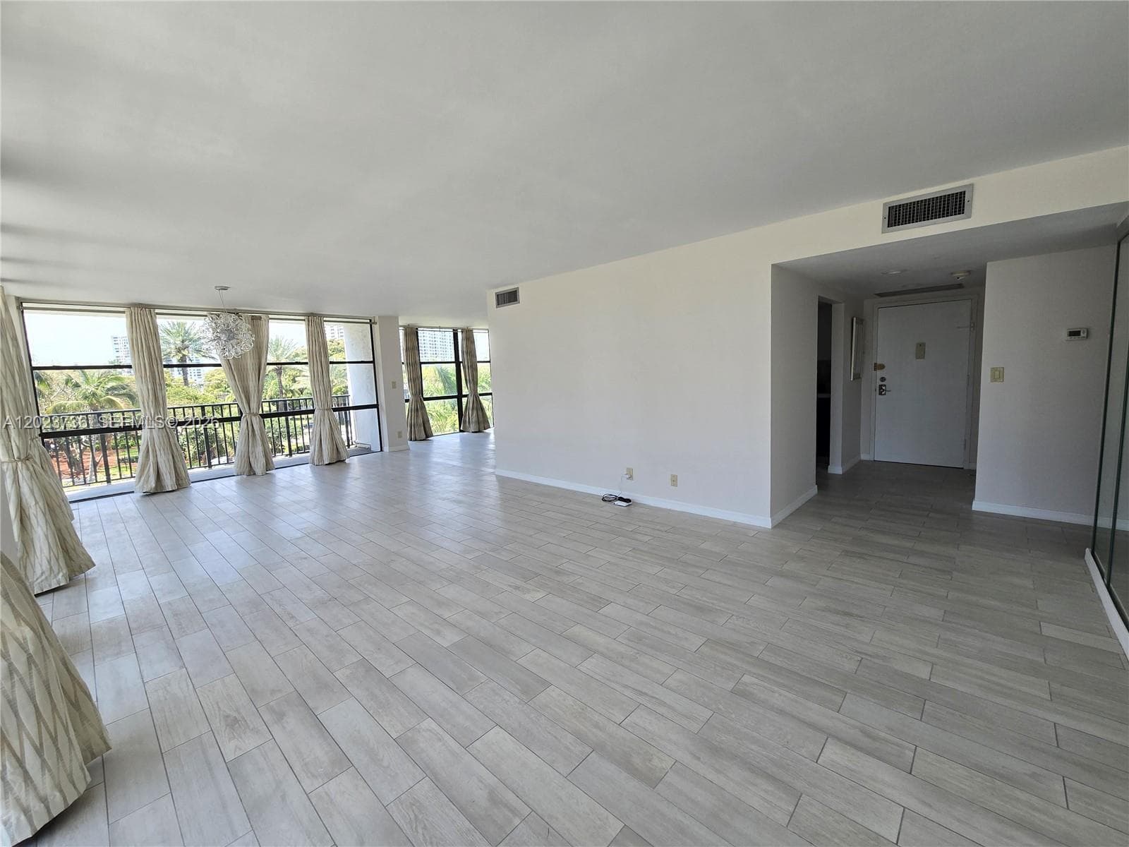 800 Parkview Dr 430 photo 17