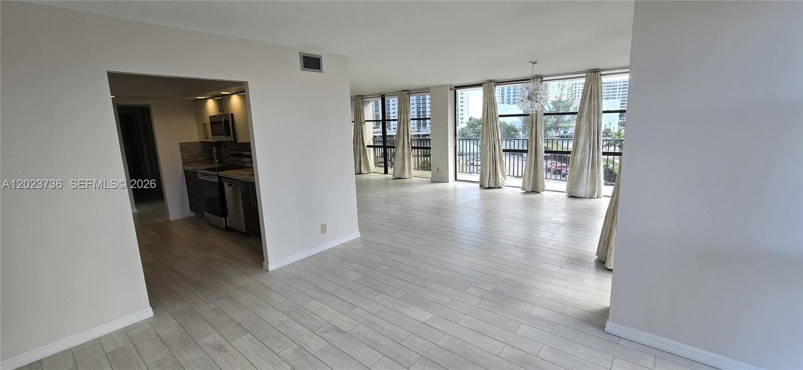 800 Parkview Dr 430 photo 12