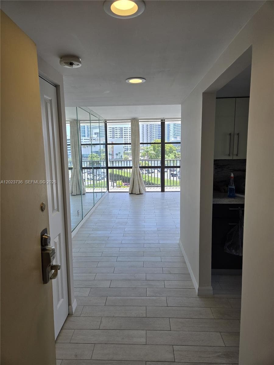 800 Parkview Dr 430 photo 18