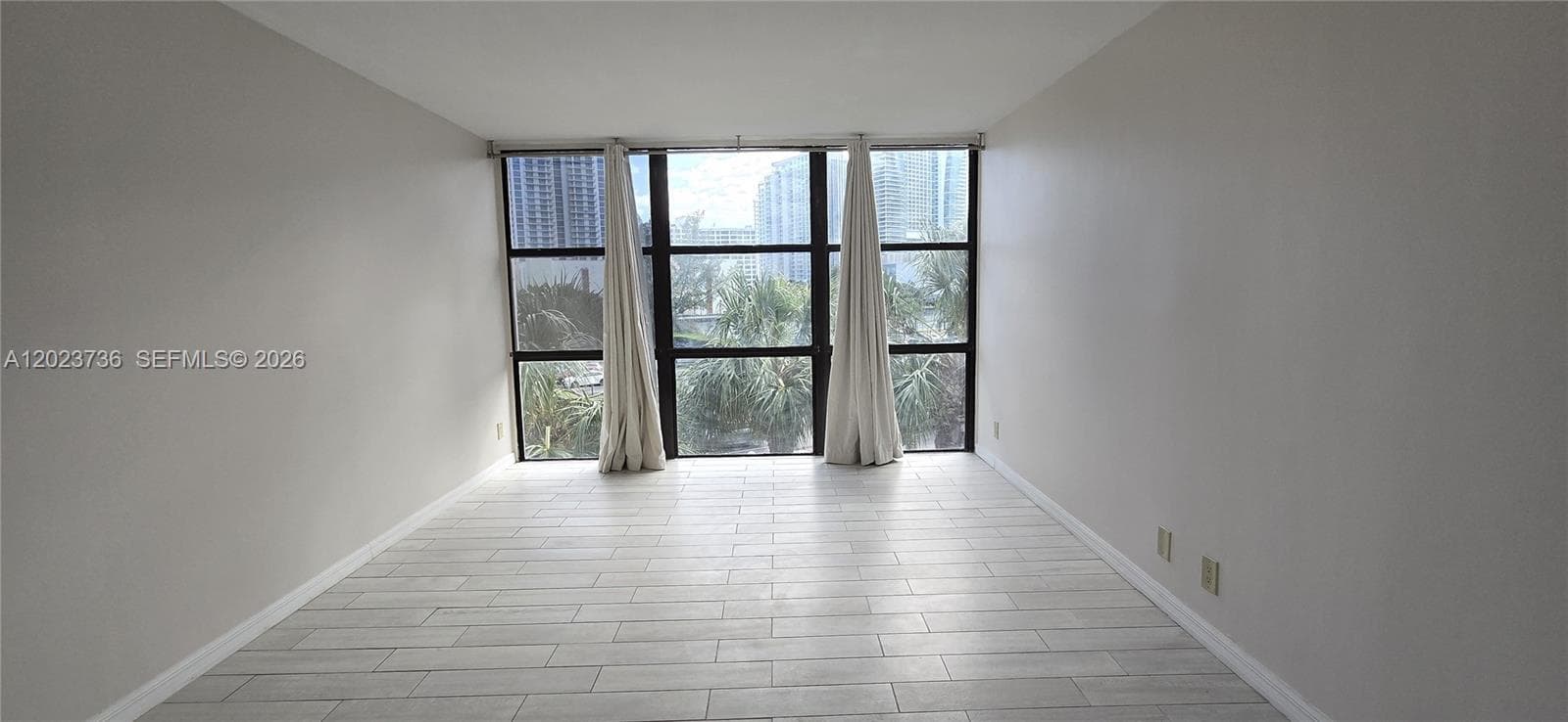 800 Parkview Dr 430 photo 25