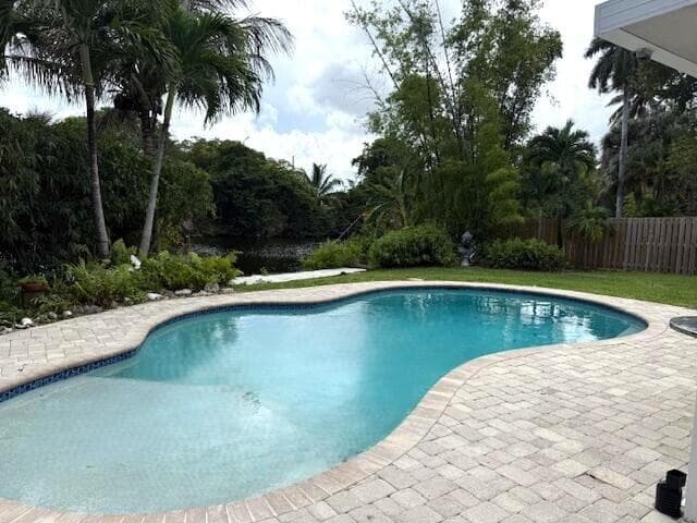 3560 Lloyd Drive photo 1