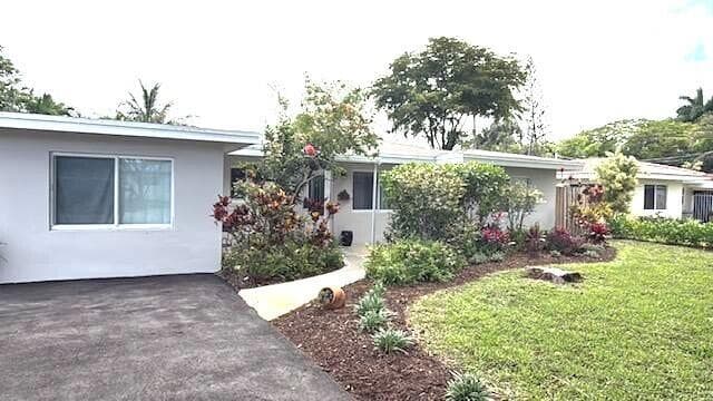 3560 Lloyd Drive photo 5
