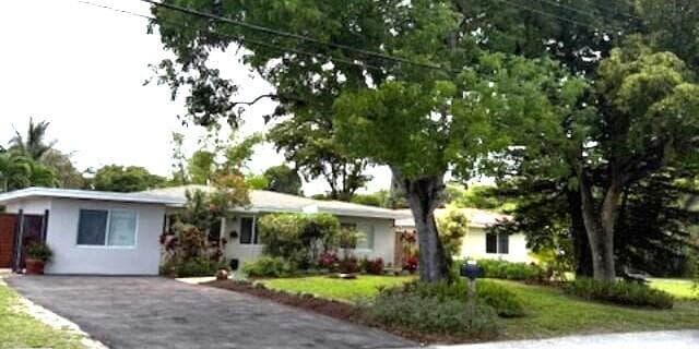 3560 Lloyd Drive photo 4