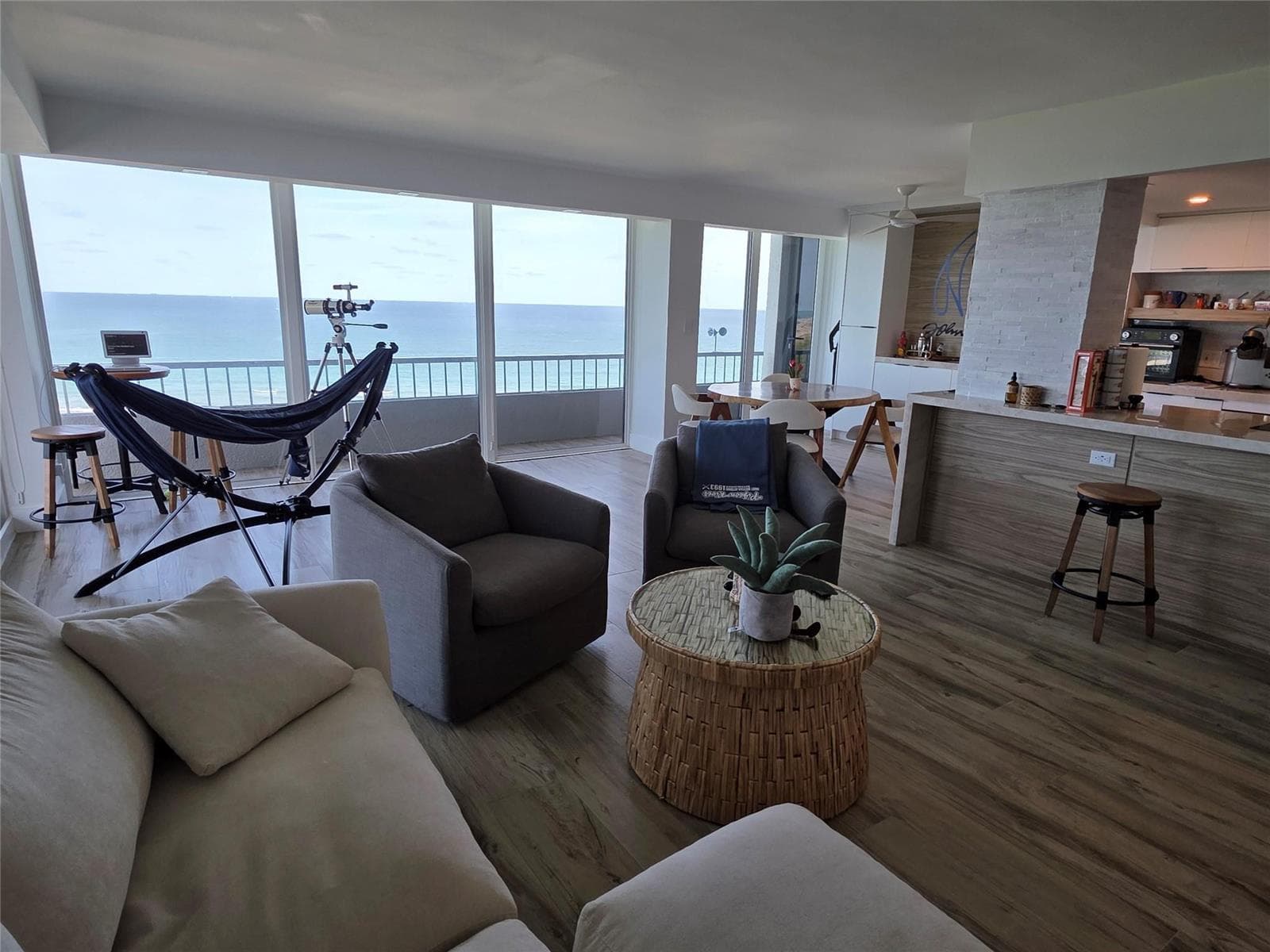 5550 N Ocean Drive photo 2