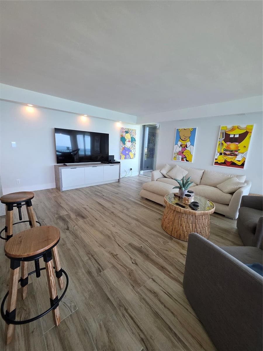 5550 N Ocean Drive photo 9