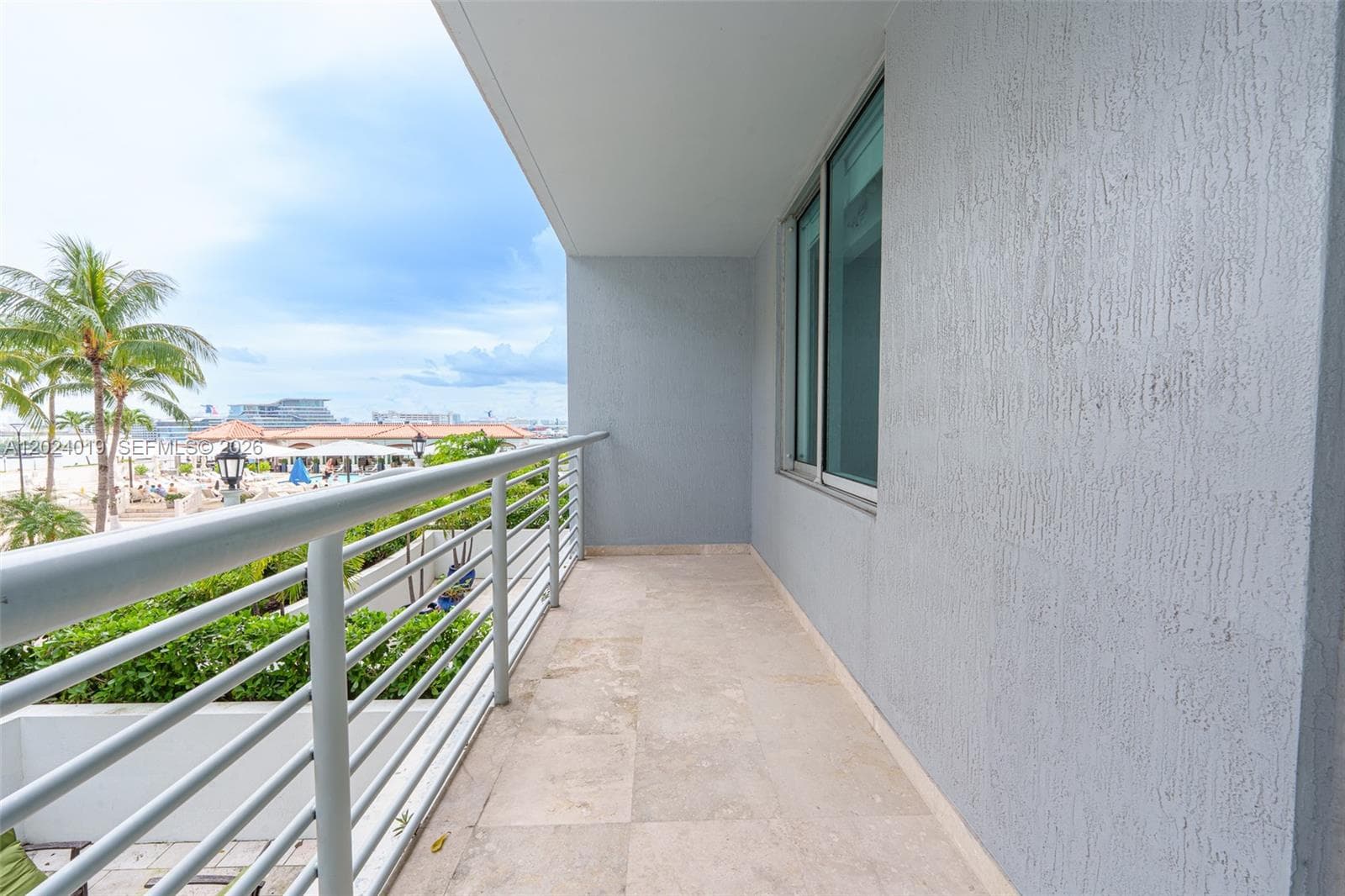 335 S Biscayne Blvd 802 photo 2