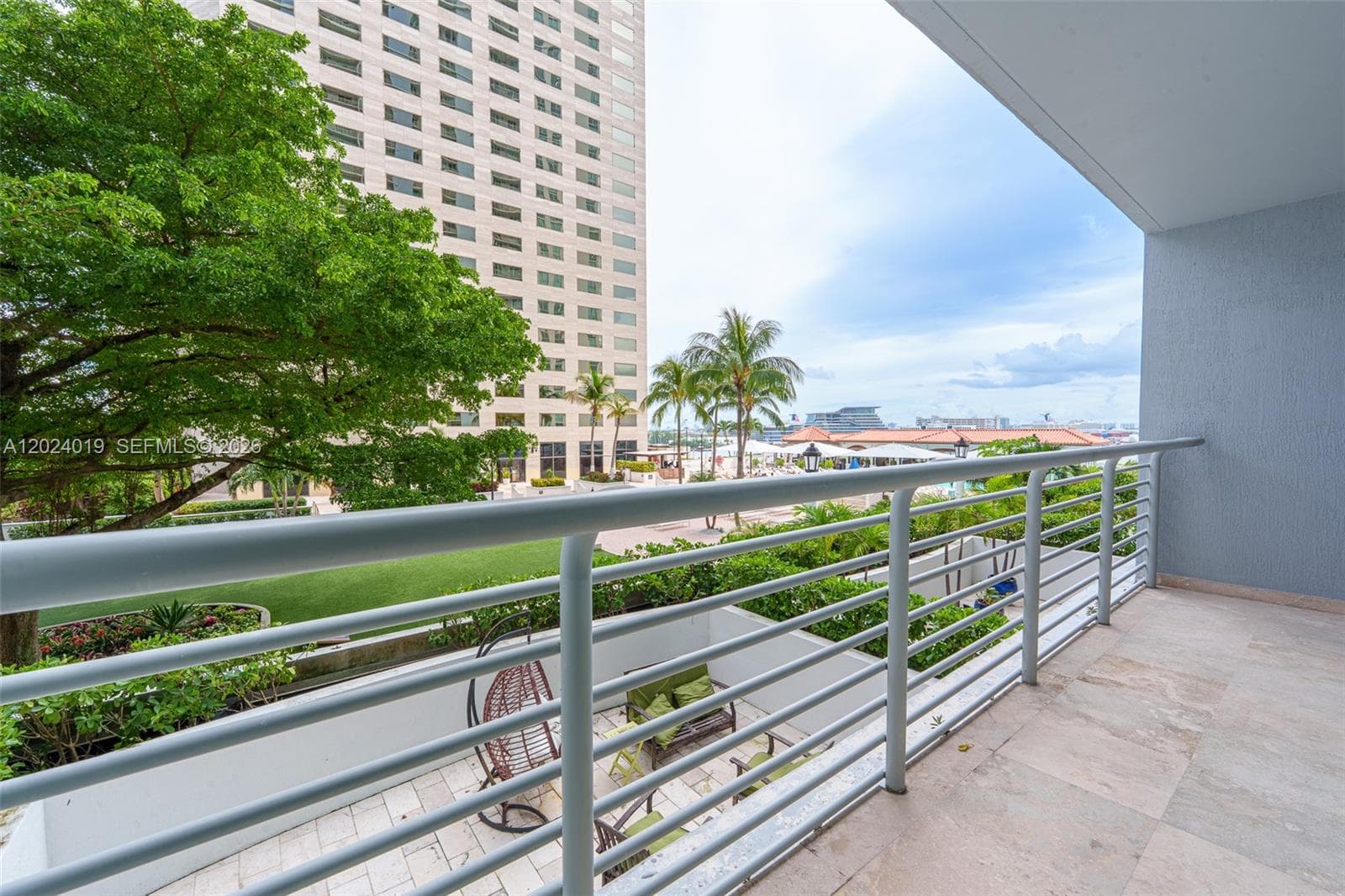 335 S Biscayne Blvd 802 photo 1