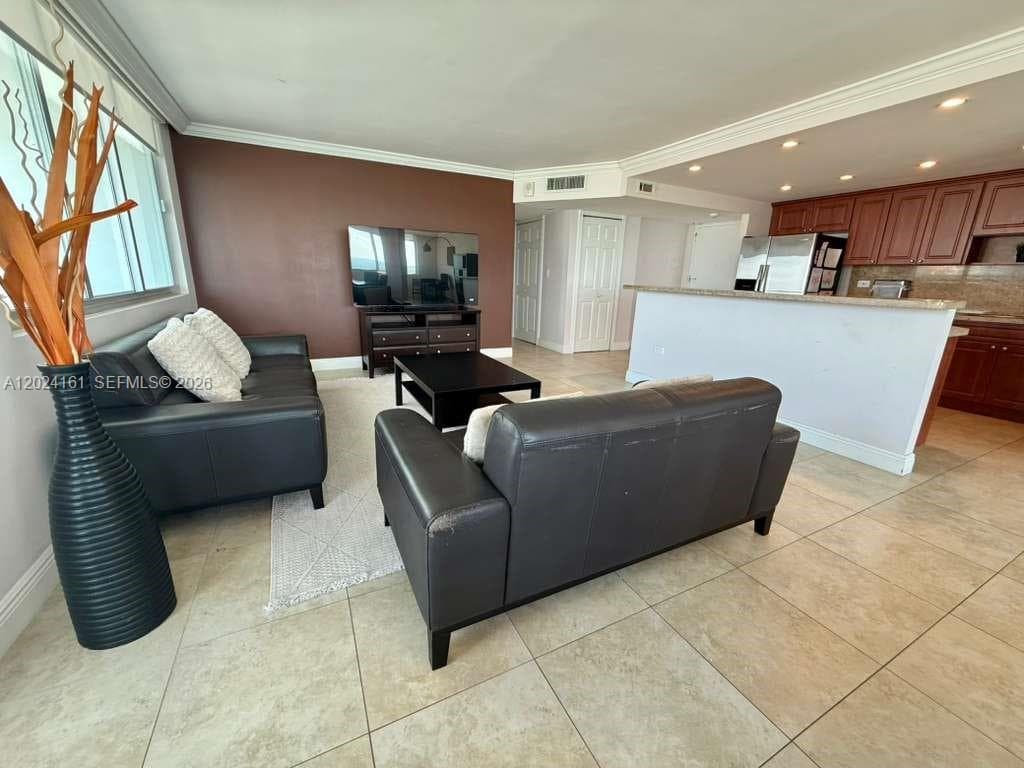 7135 Collins Ave 815 photo 9