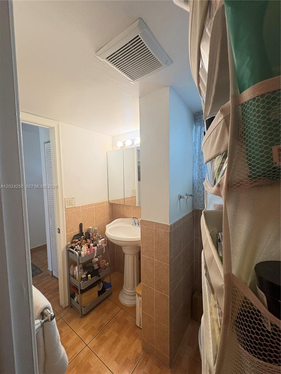 3551 169th St 104 photo 21