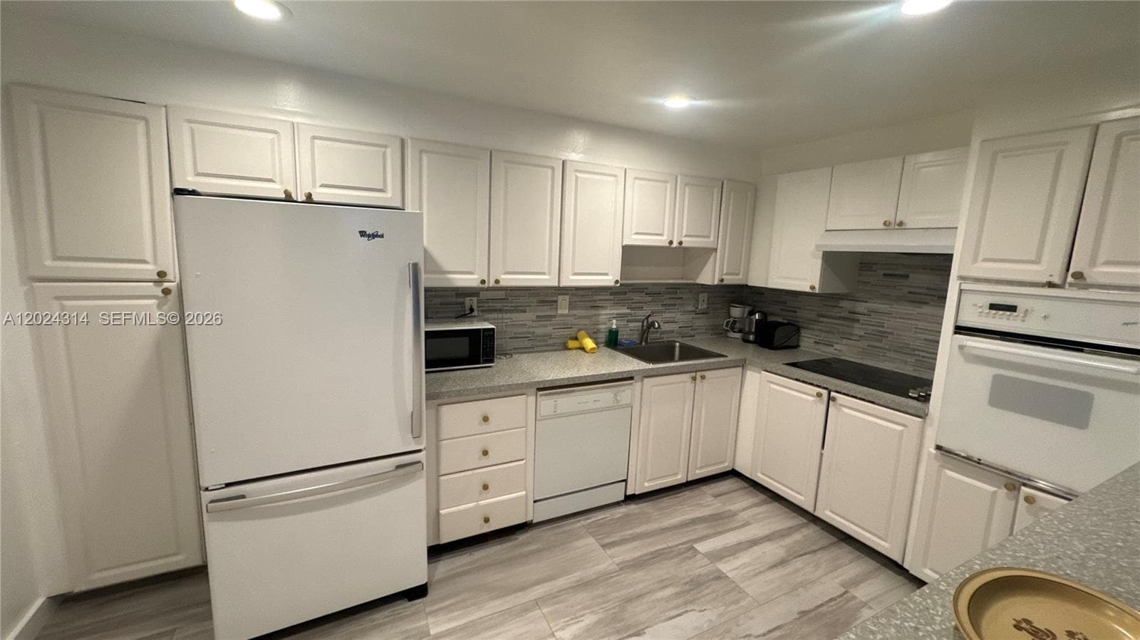 19370 Collins Ave 520 photo 22