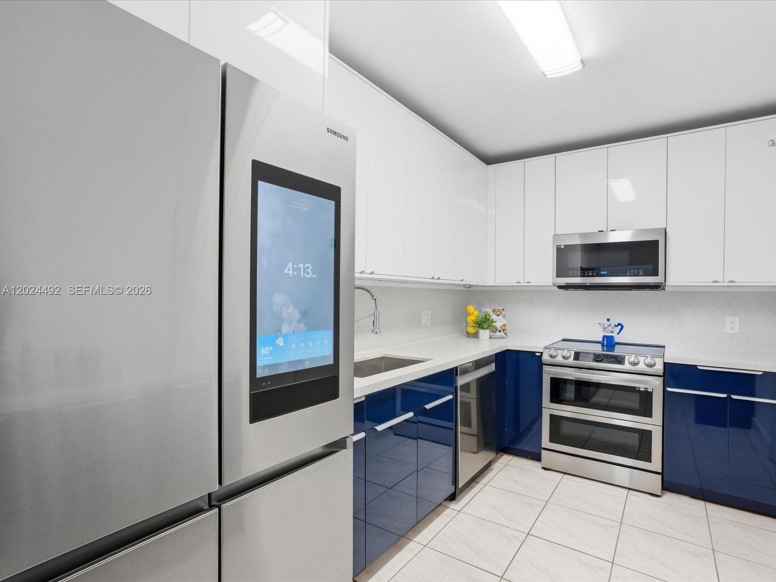 10185 Collins Ave 703 photo 9