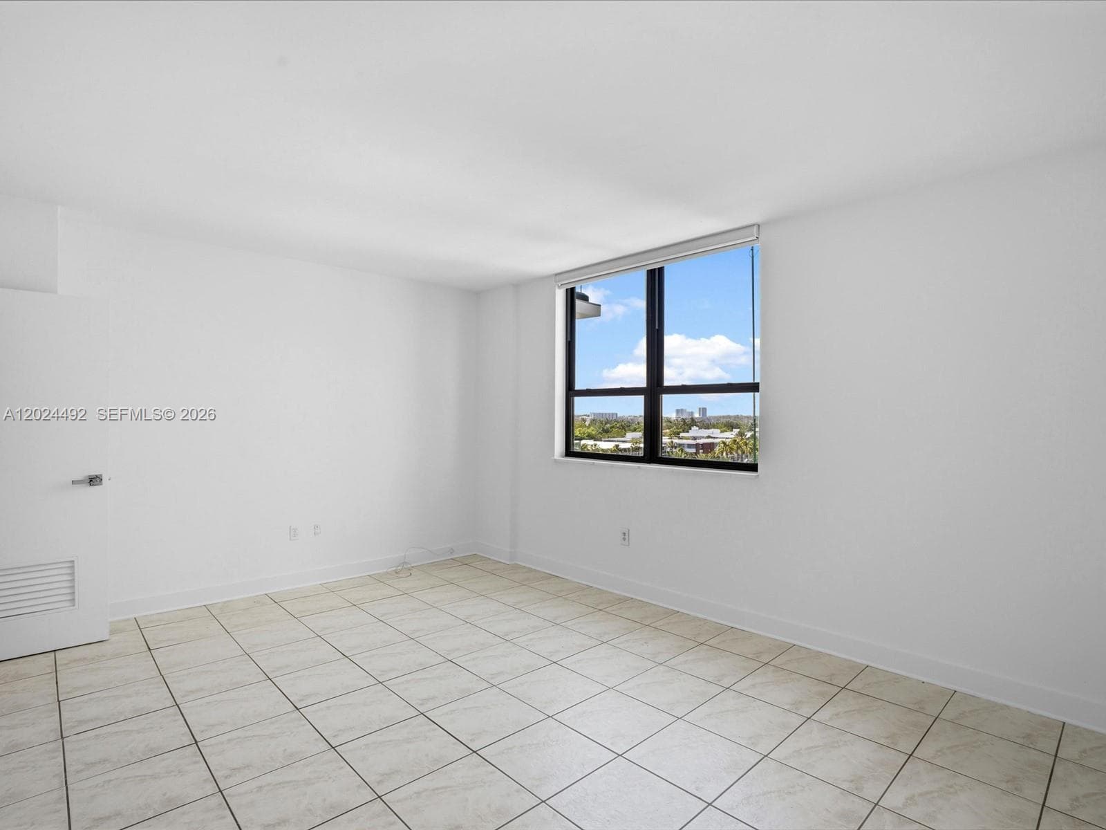 10185 Collins Ave 703 photo 11
