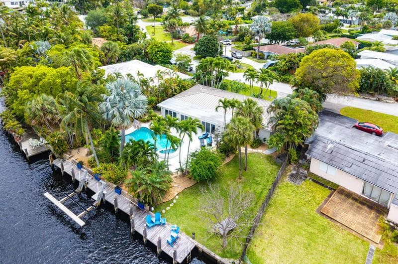 1733 Coral Gardens Drive photo 2