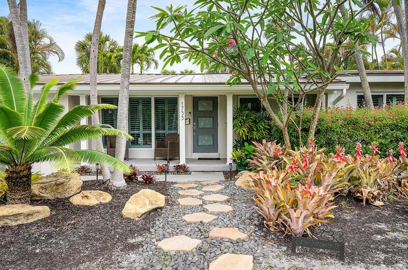 1733 Coral Gardens Drive photo 13