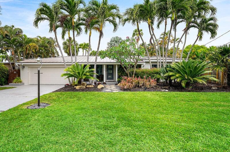 1733 Coral Gardens Drive photo 10