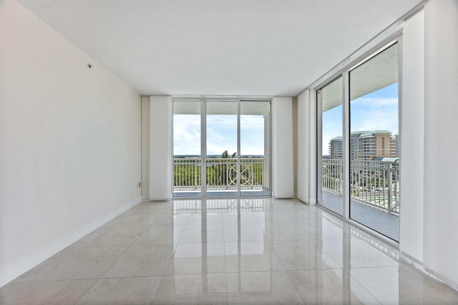 450 N Federal Highway 905 photo 22