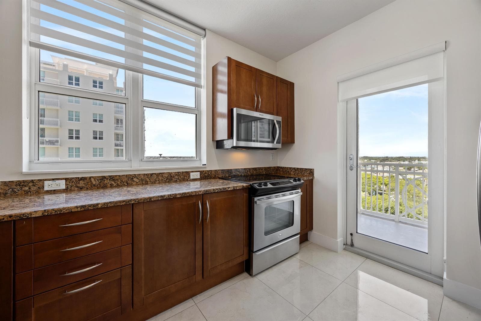 450 N Federal Highway 905 photo 15