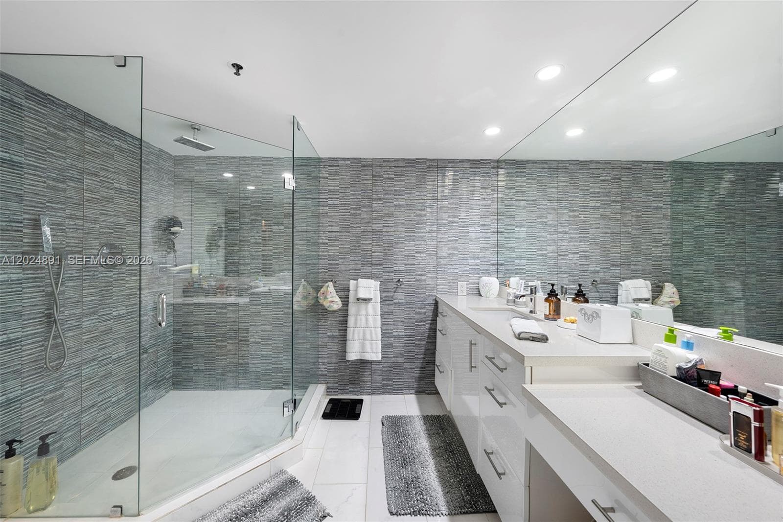 10175 Collins Ave 1505 photo 11