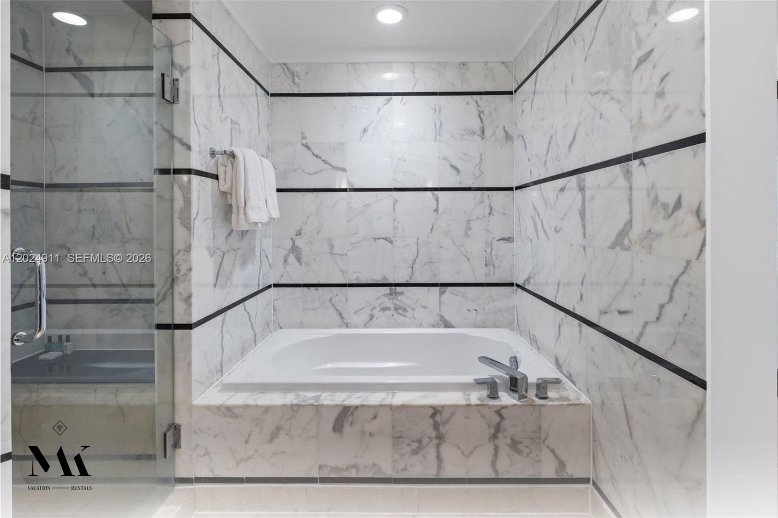 4391 Collins Ave 1002 photo 8