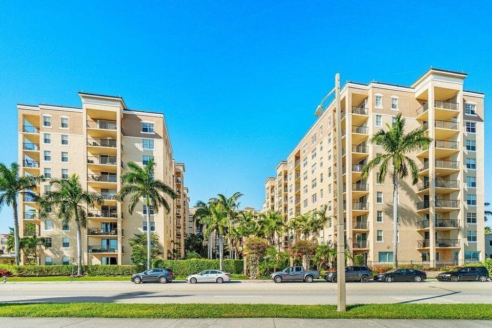 1805 N Flagler Drive 107 photo 1