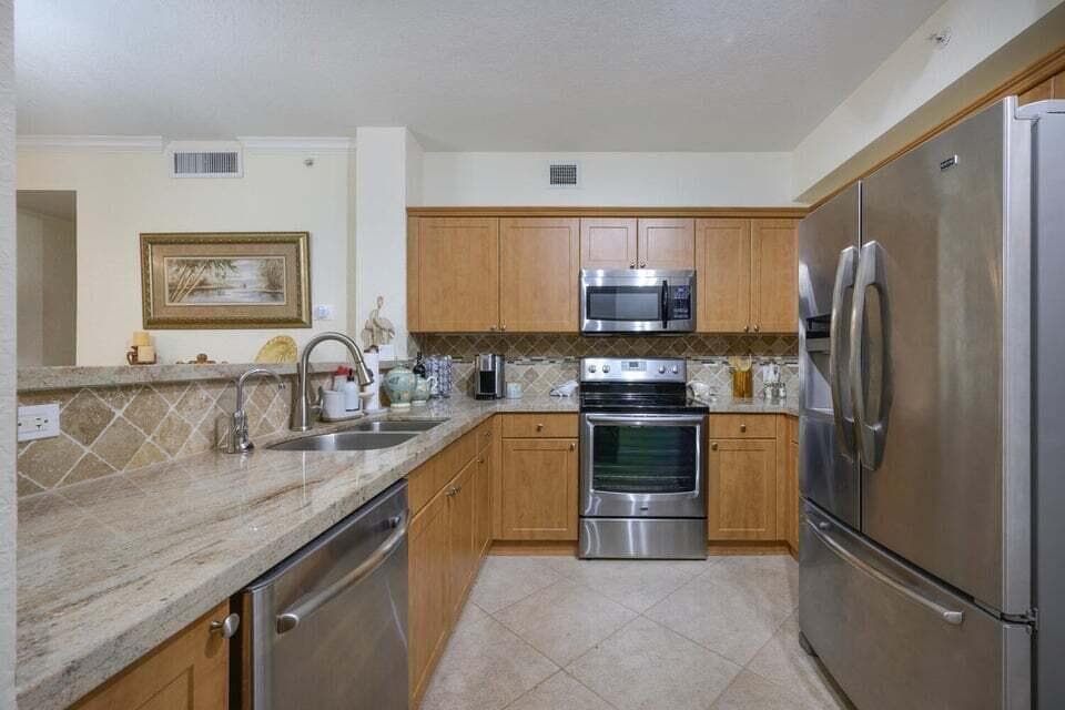 1805 N Flagler Drive 107 photo 10