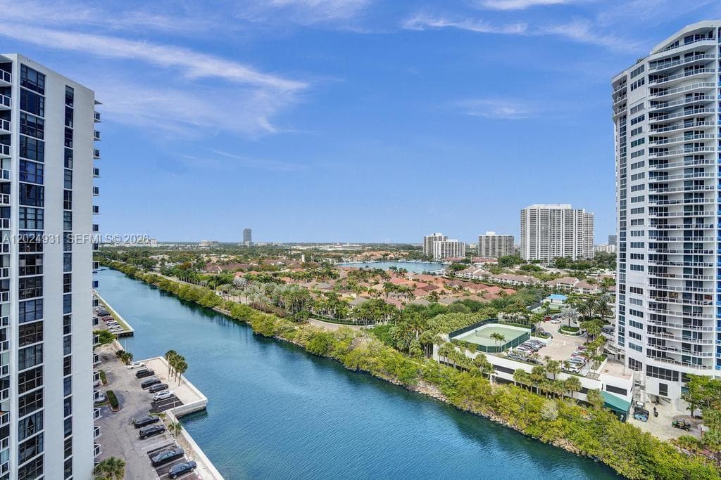 20515 E Country Club Dr 1641 photo 4