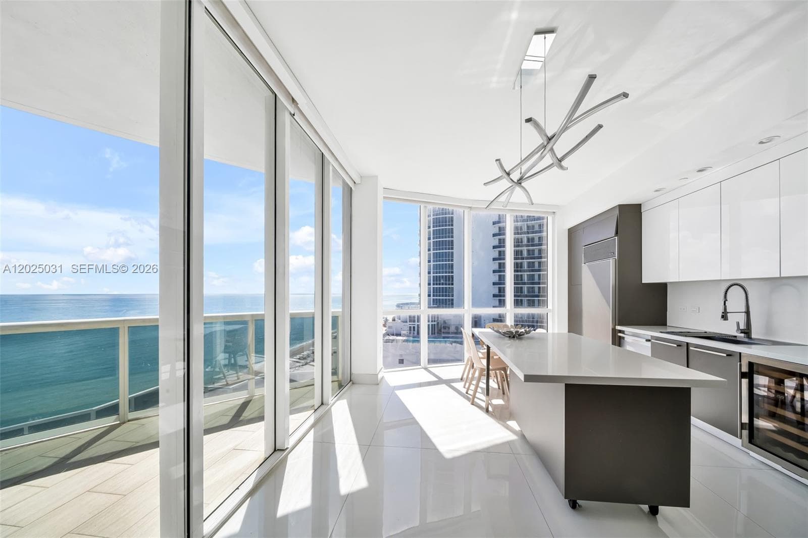 16001 Collins Ave 701 photo 2